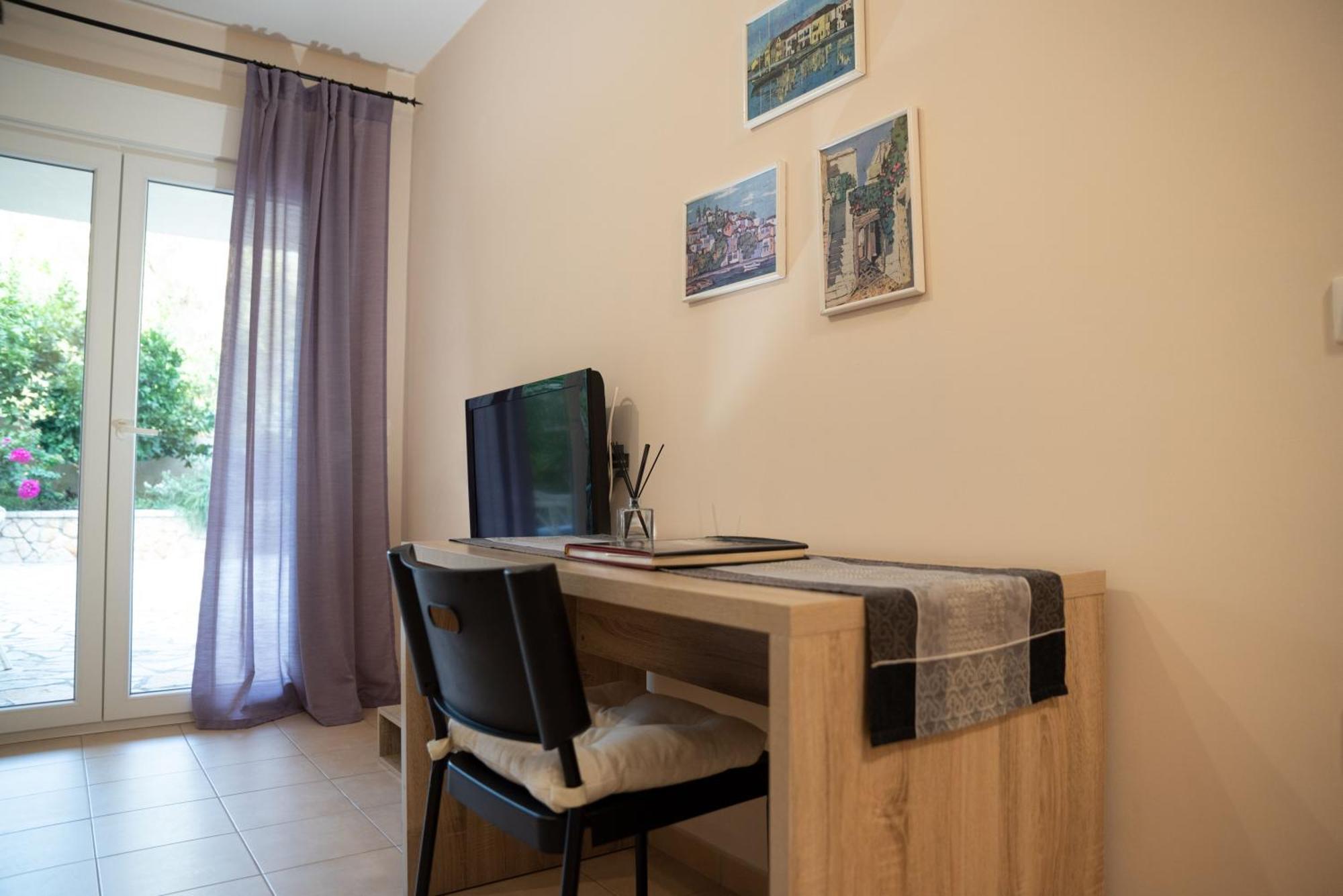 Solari Hill Maisonette Two Private Parking Alepou المظهر الخارجي الصورة