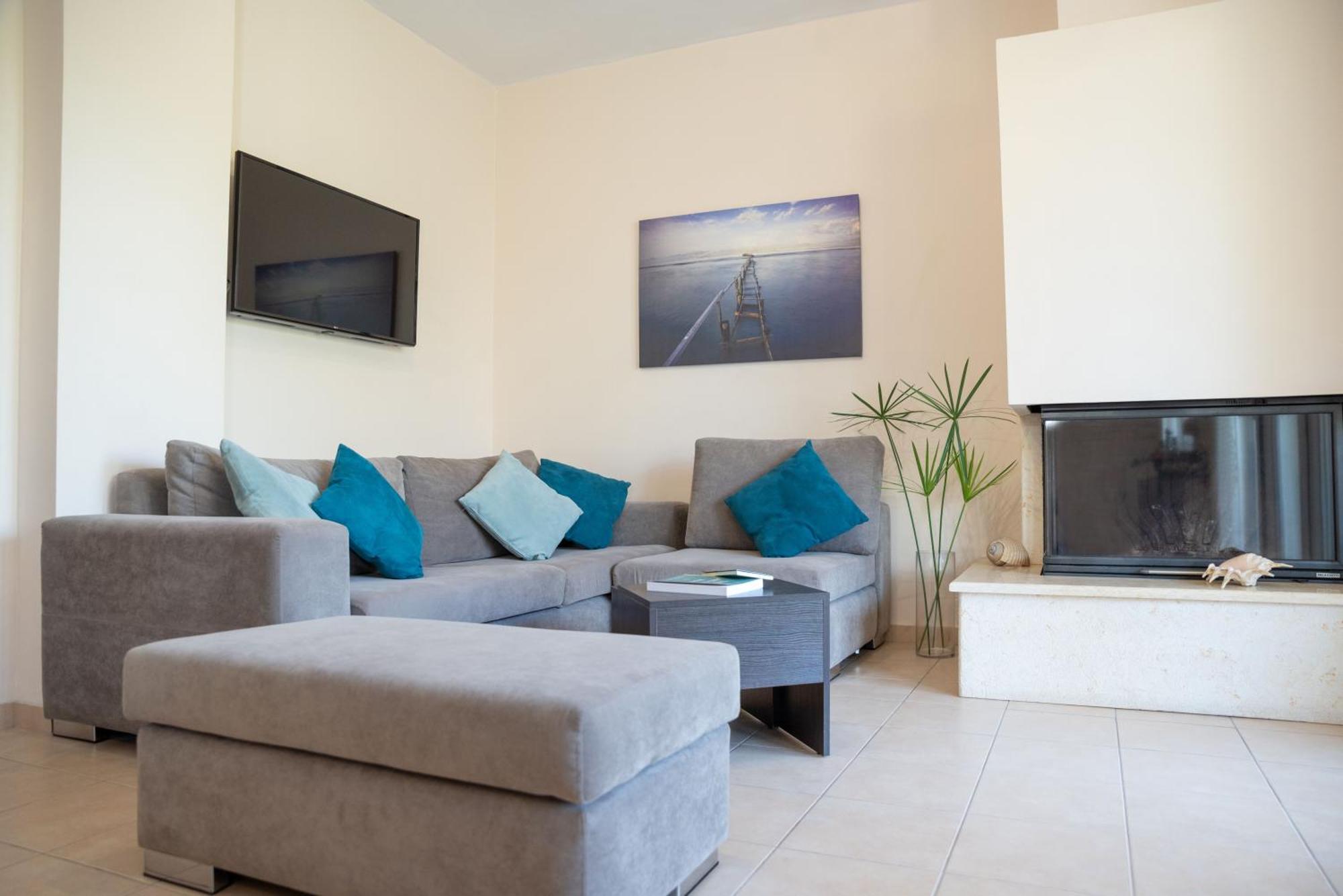 Solari Hill Maisonette Two Private Parking Alepou المظهر الخارجي الصورة